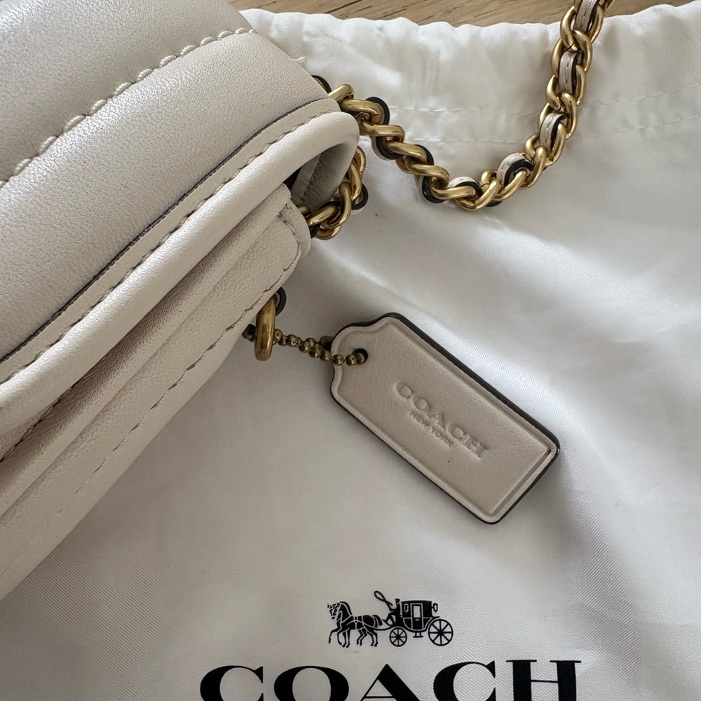 Coach Cream Quilted Crossbody Bag with Gold Chain - Picture 3 of 4